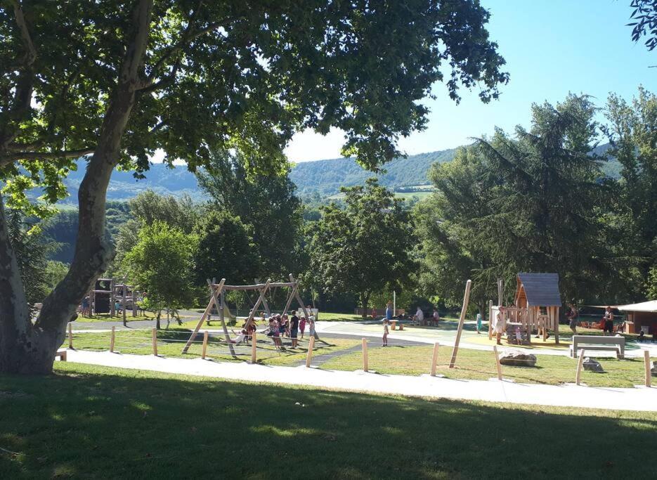 Ferienwohnung Les Bambous - Rez De Jardin Millau Centre - Parking Privatif, Wifi Exterior foto